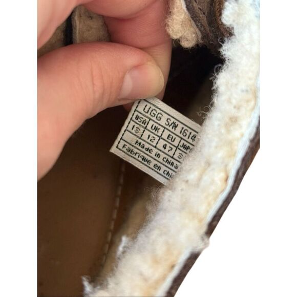 UGG Men’s Cardiff Sherpa Lined Suede Winter Chukka Boots size 13 Brown - Picture 4 of 10